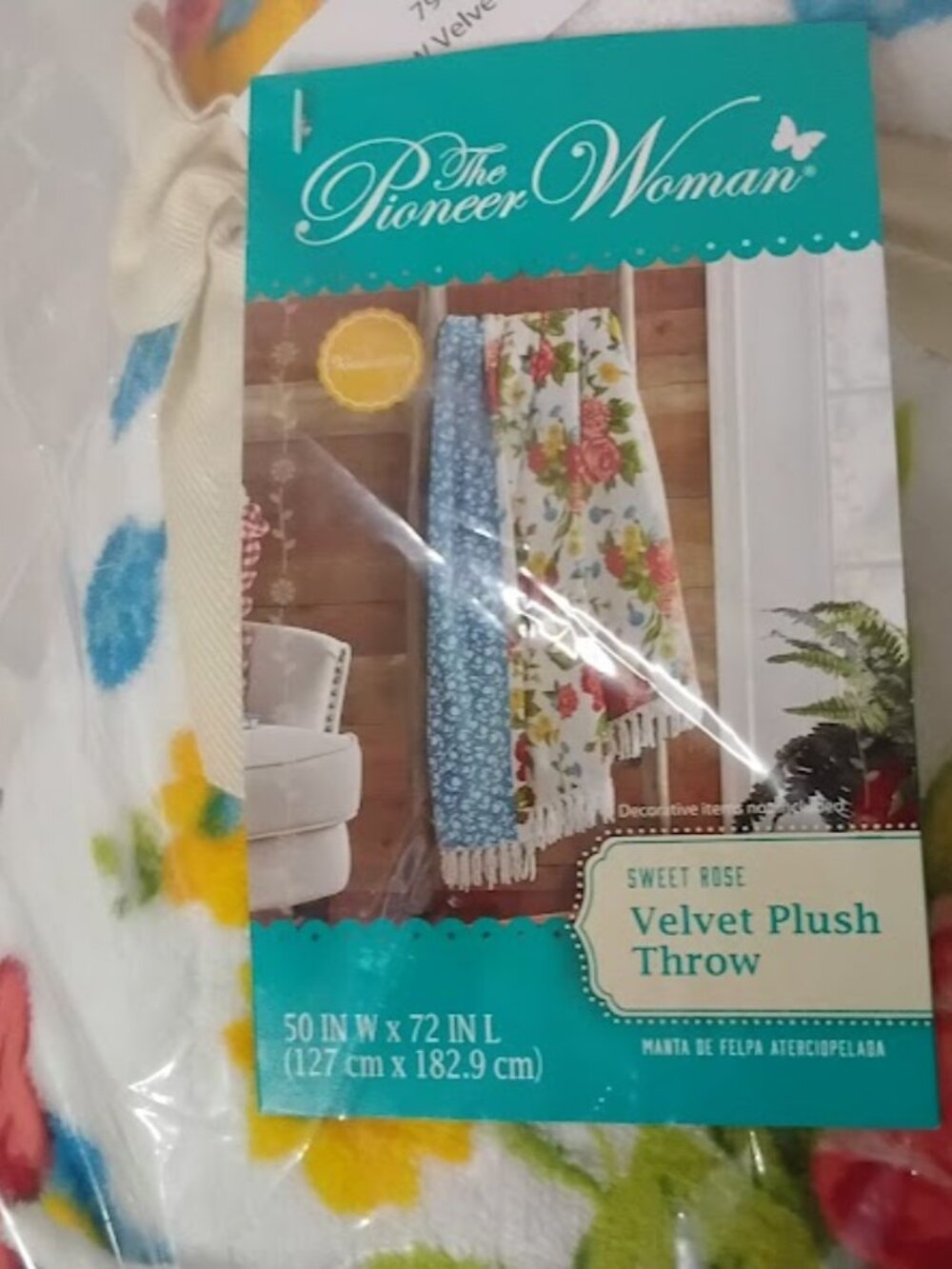 Pioneer woman 70" X 50" soft double sided blanket 50" X70"